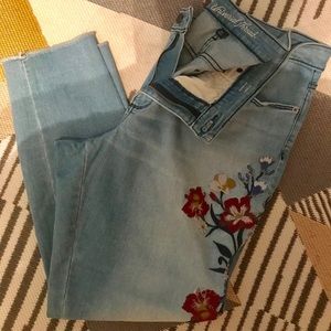 18W Universal Thread Skinny  (Like New)